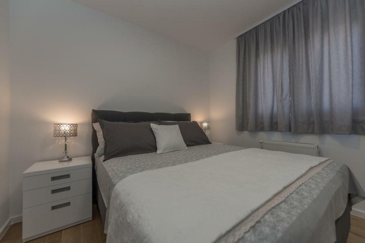 Penthouse Nikola Apartment Makarska Exterior foto