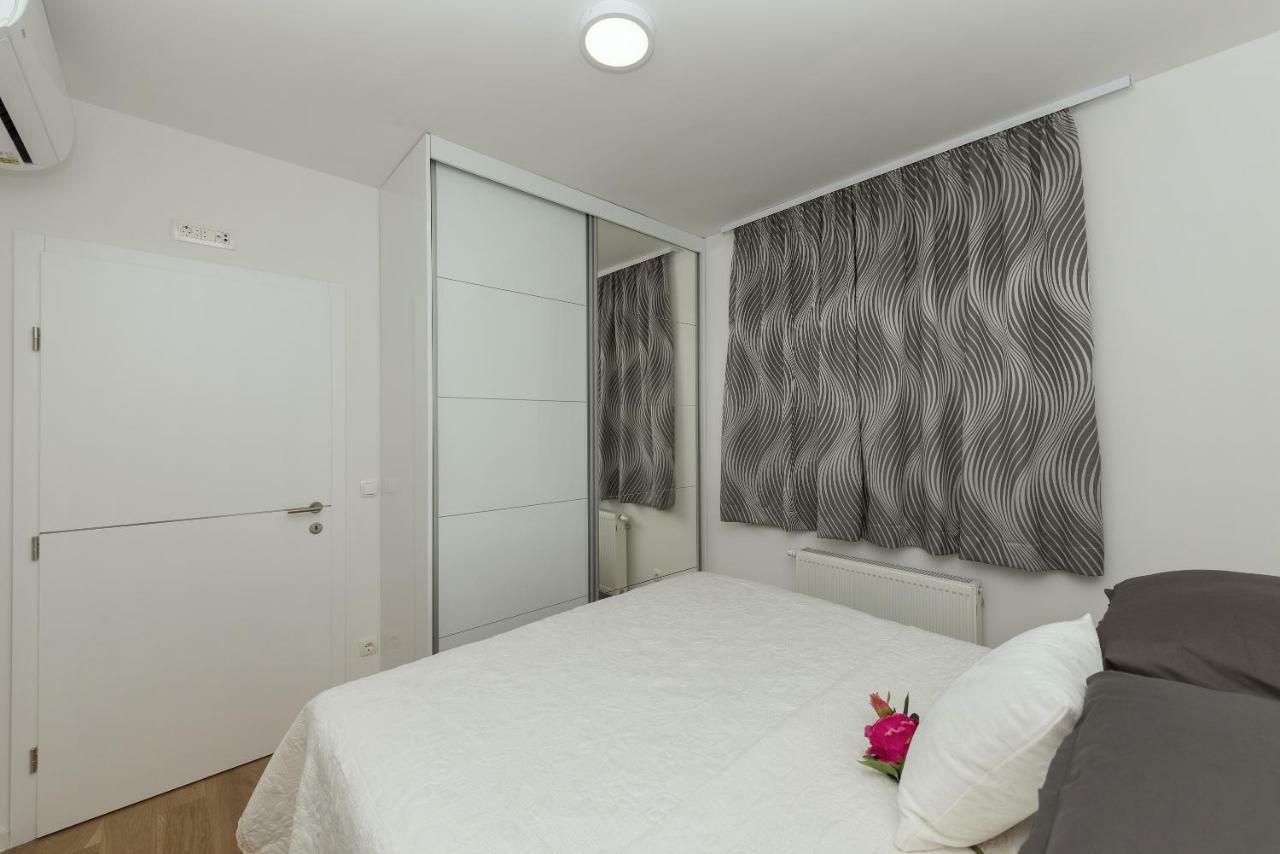 Penthouse Nikola Apartment Makarska Exterior foto