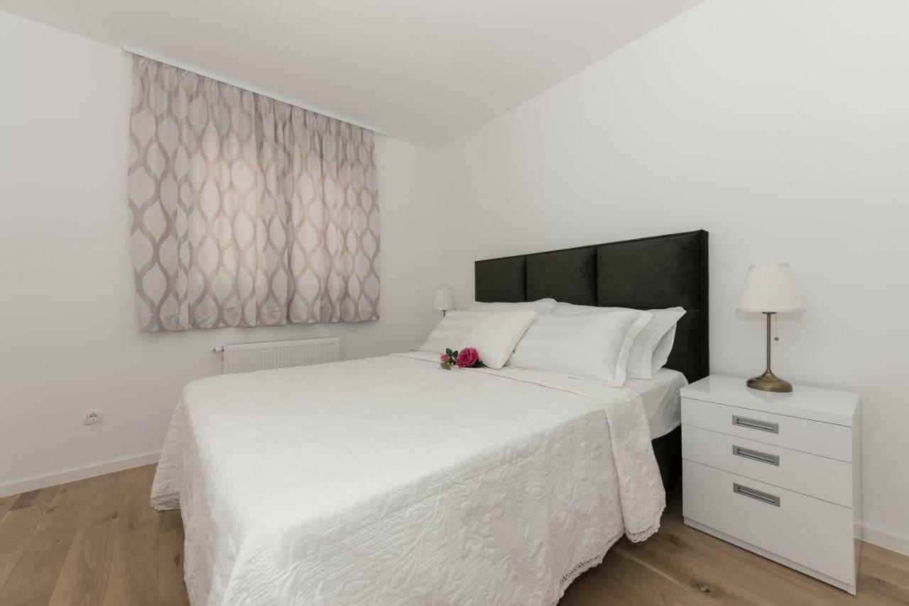 Penthouse Nikola Apartment Makarska Exterior foto